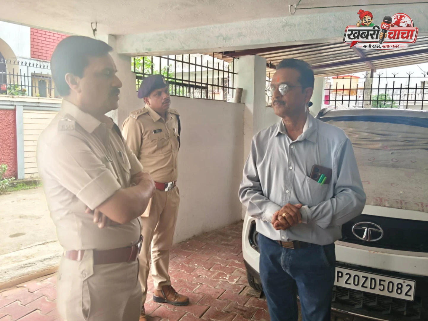 घटनास्थल पर स्वयं पहुंचे थे पुलिस अधीक्षक, लगातार मॉनिटरिंग के बाद दो आरोपी गिरफ्तार, मोटरसाइकिल और मोबाइल जब्त